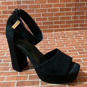 ❤️ Charles & Keith Black Suede Platform Peep Toe Heels EU Size 35 GUC